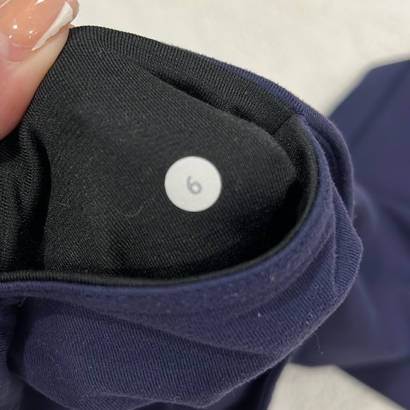 Lululemon women’s Capri blue size 6‎ - Picture 10 of 10